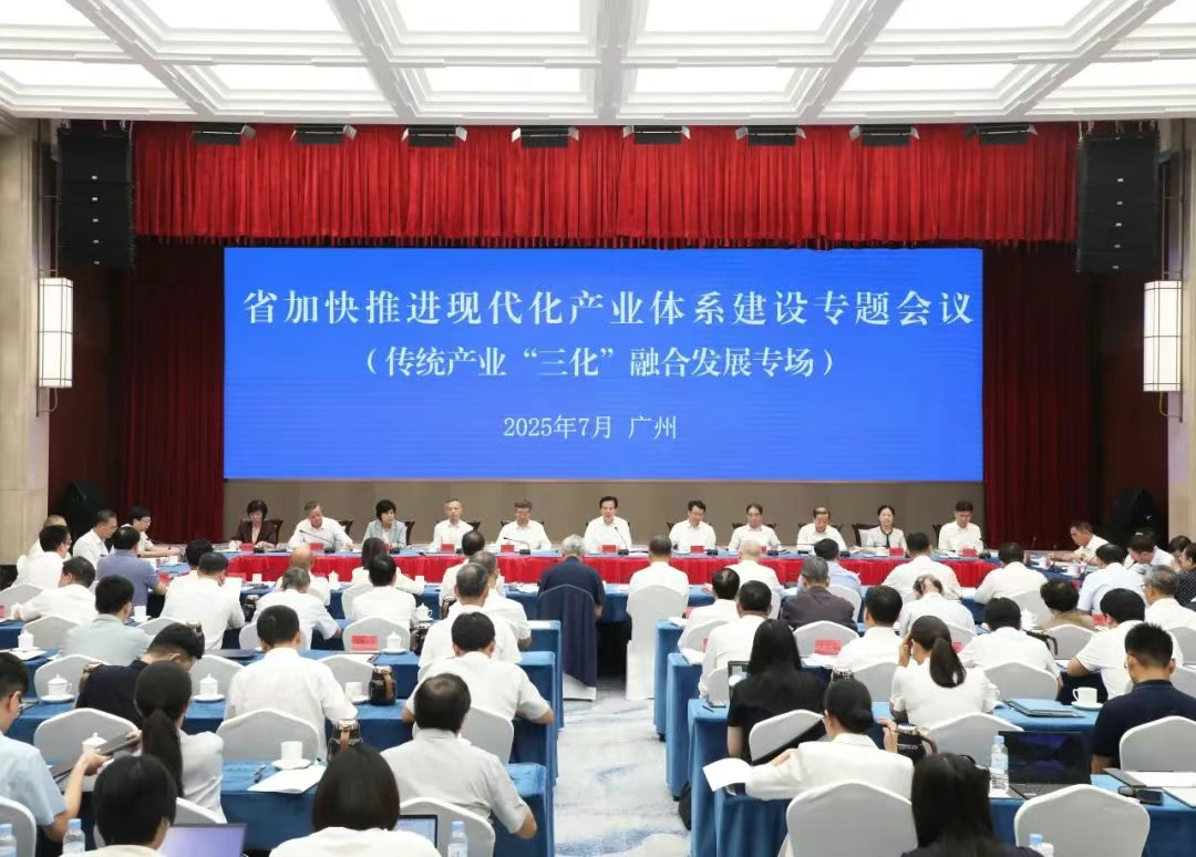 蒙娜丽莎“三化”破局：科技釉彩绘制中国建陶新图谱