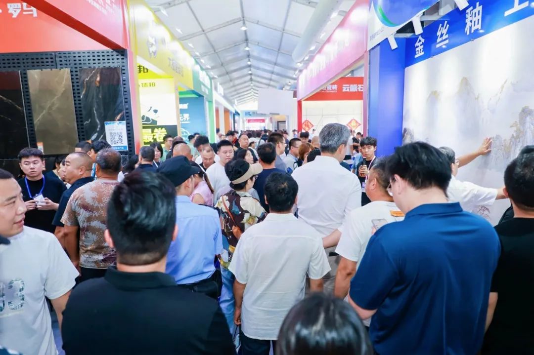 2025赞皇高邑陶瓷盛会盛大开幕,展会火爆现场高清大图直击