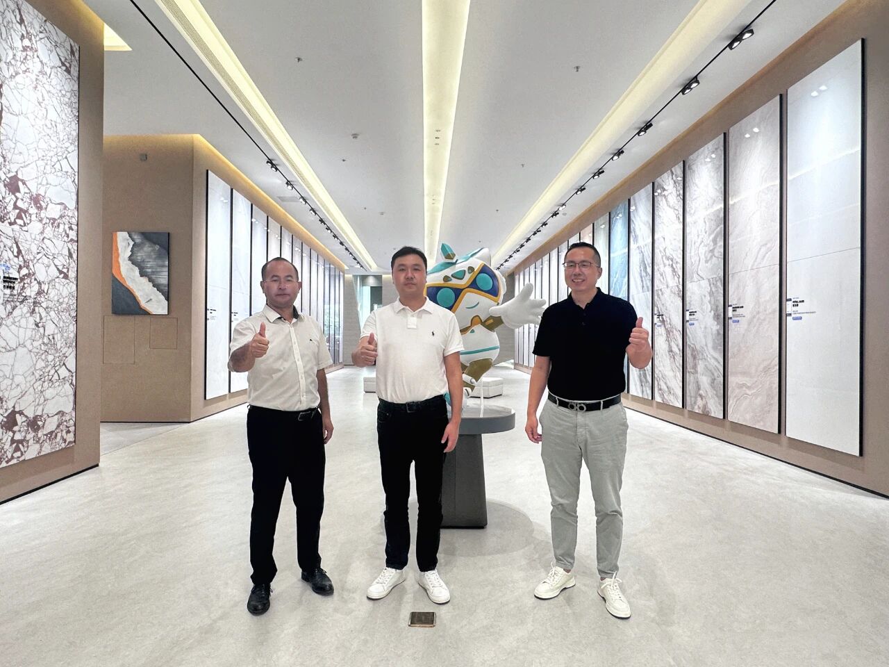 深度拆解:市场寒冬斥巨资重装展厅,逆势而上的新濠信心何来?
