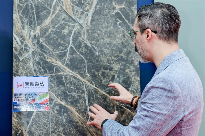 宏陶瓷砖荣获中意设计大奖：一线品牌如何以“原创+科技”重塑行业竞争格局