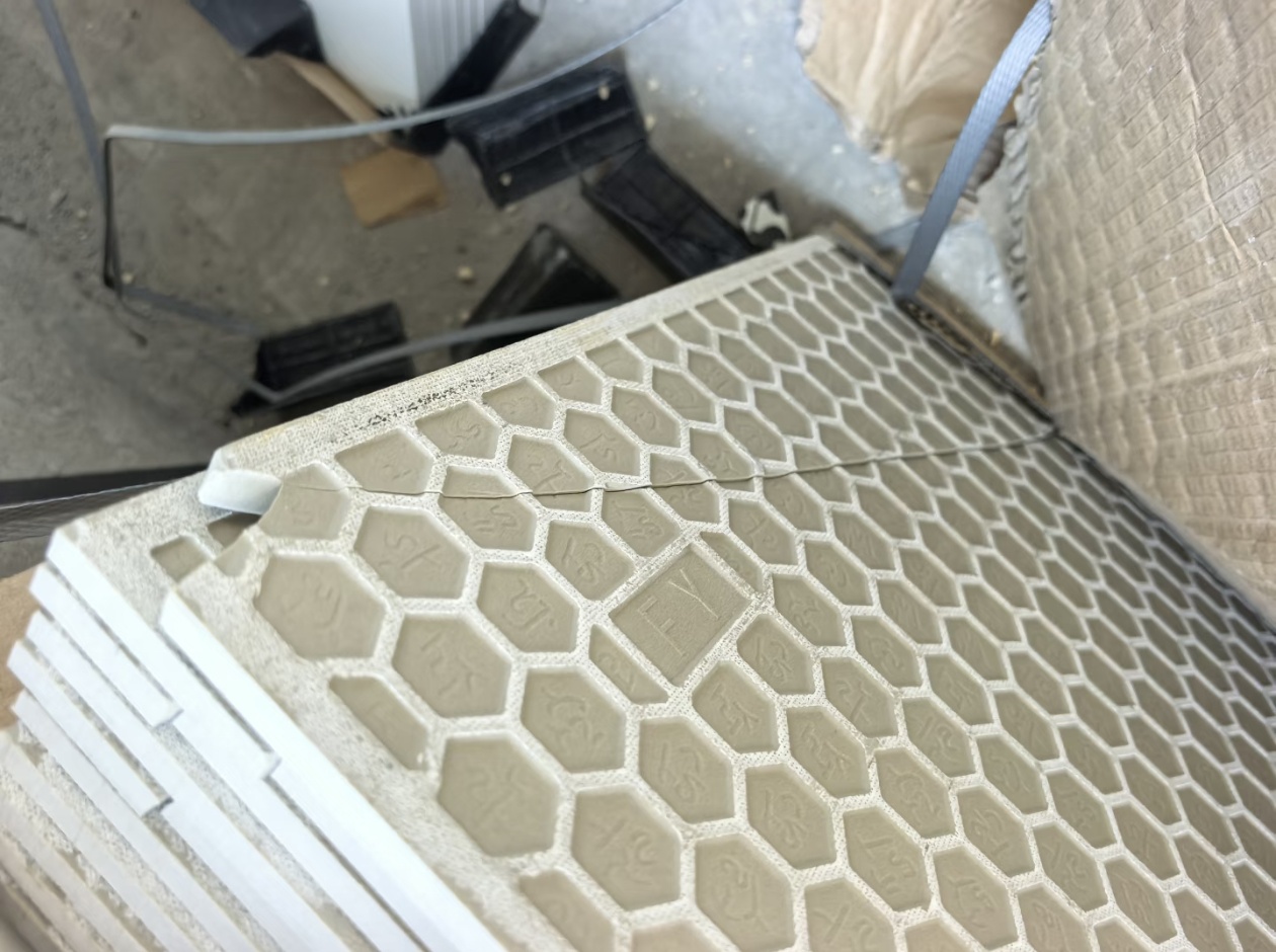 10大瓷砖投诉：拖地腥味、非广东砖、R角、大品牌假货……