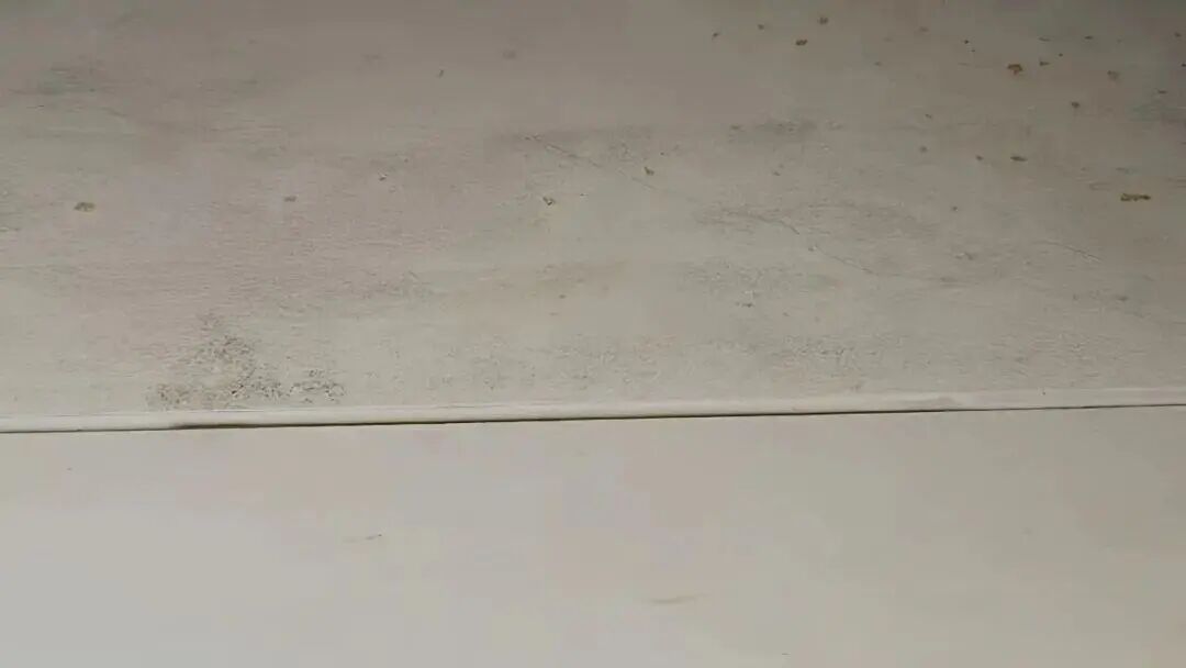 95元一片的“高端瓷砖”一铺就碎？熟人买卖背后的维权困局