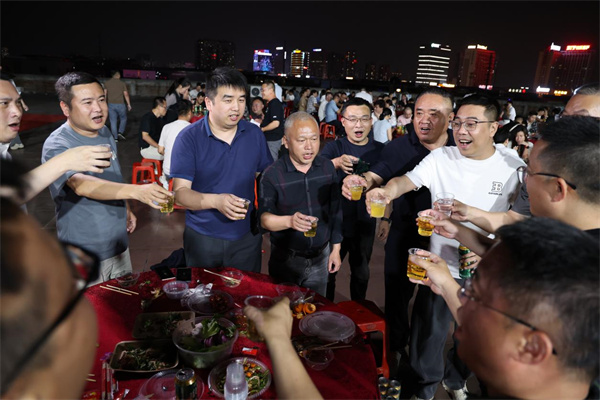 岩界大开 星火燎原｜岩朋友2026合伙人盛典启幕，共筑共生新生态