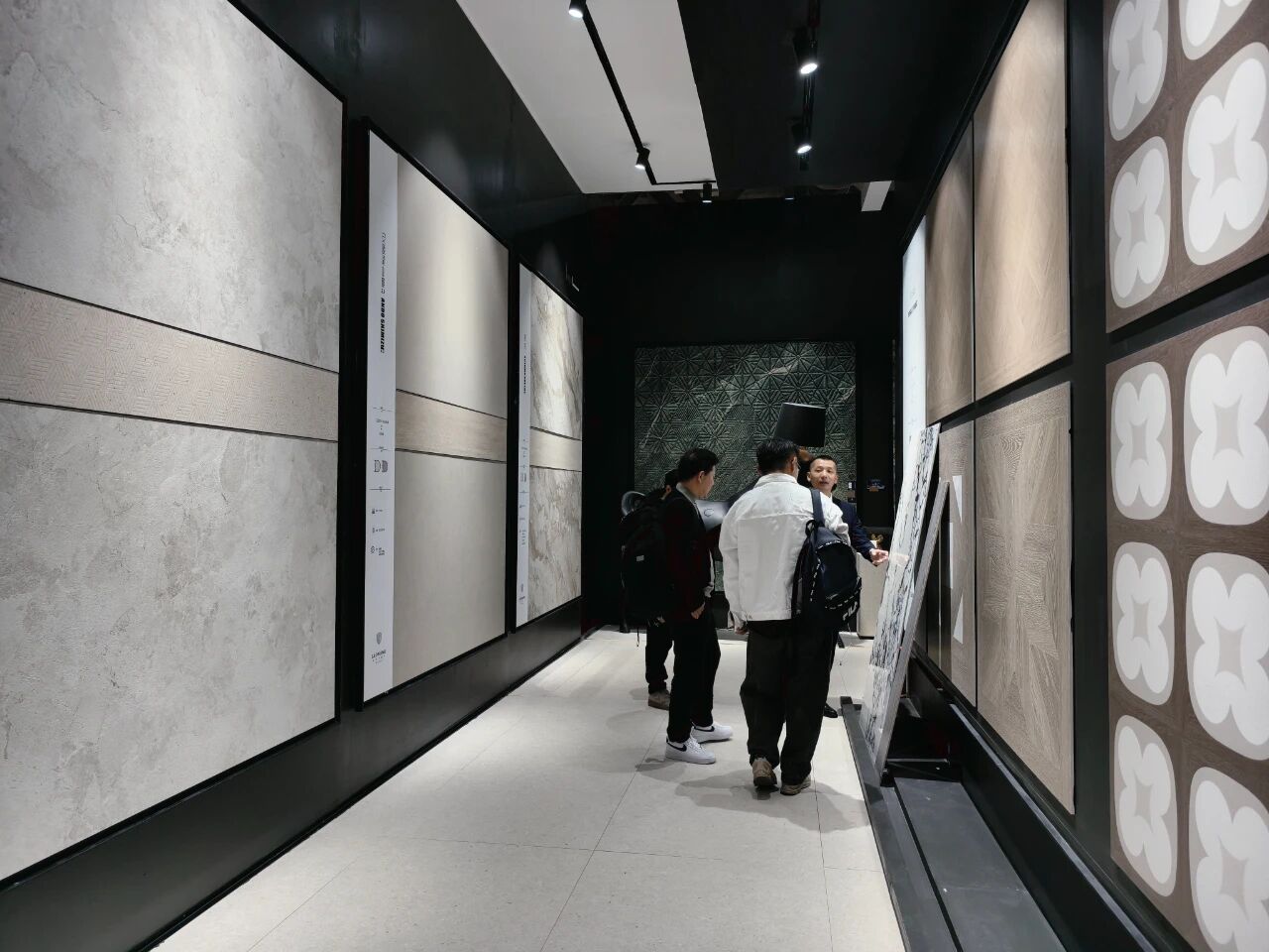 从“夯”到“拉”，给瓷砖市场的商家和消费者做个排名