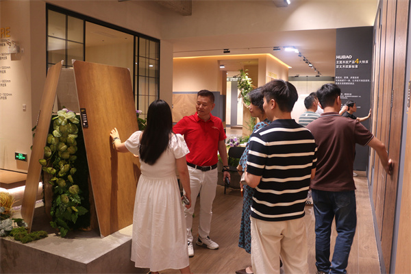 虎豹在“撒野”| 刘明连“虎毛”、“豹纹”都敢卖