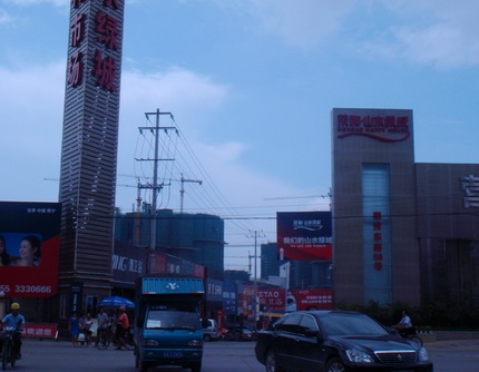 下一篇：南宁：私抛厂品牌店两相对峙，价格战四起市场硝烟不断