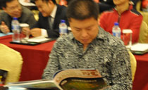 上一篇：认真阅读的听众