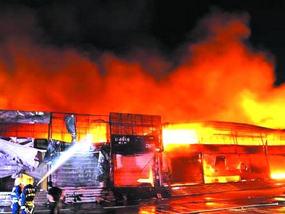 上一篇：大风助燃接连燃烧 南宁数十家建材商铺葬身火海