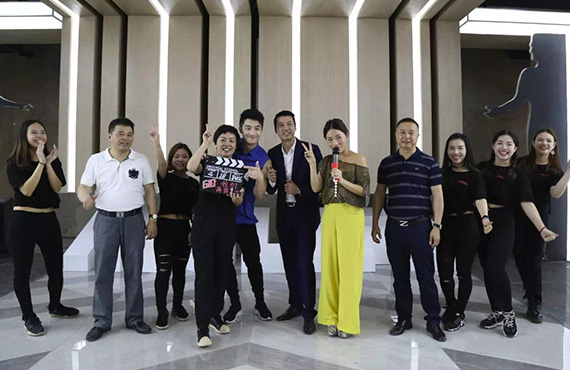 下一篇：如果你没看依诺的这场直播，那简直就是白来了佛山陶博会
