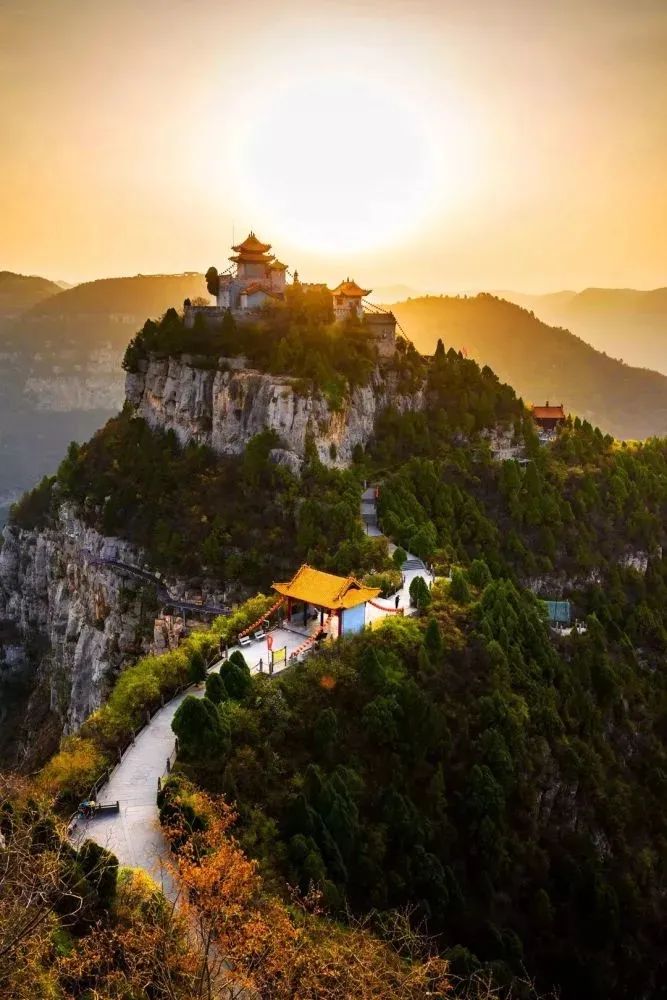 山西晋城形成一道美丽的风景线群山峻岭,风光秀丽的晋城云锦太行,诗画